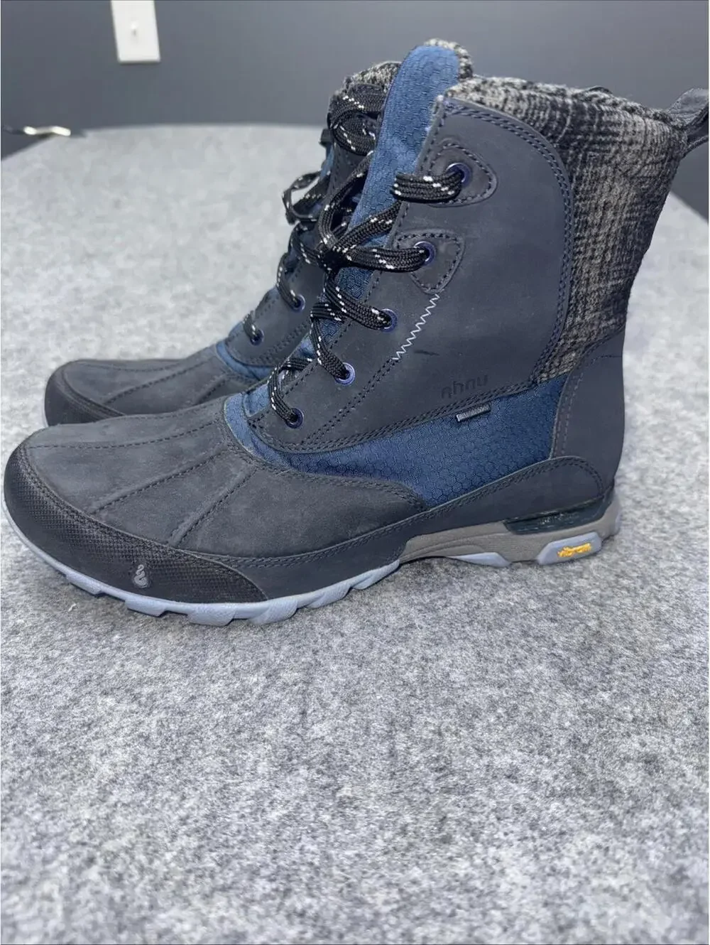 Ahnu Sugar Peak Waterproof Hiking Boots Women’s Sz 9.5 Vibram Navy Blue